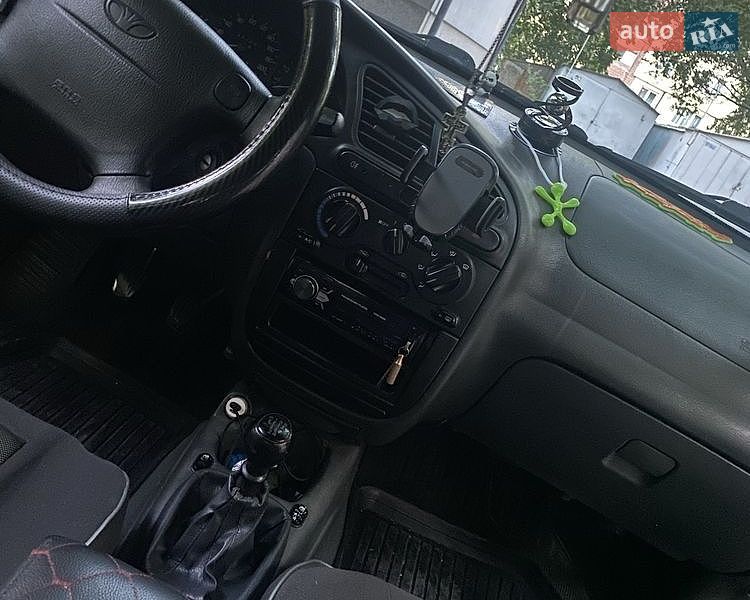 Хетчбек Daewoo Lanos 1998 в Дніпрі