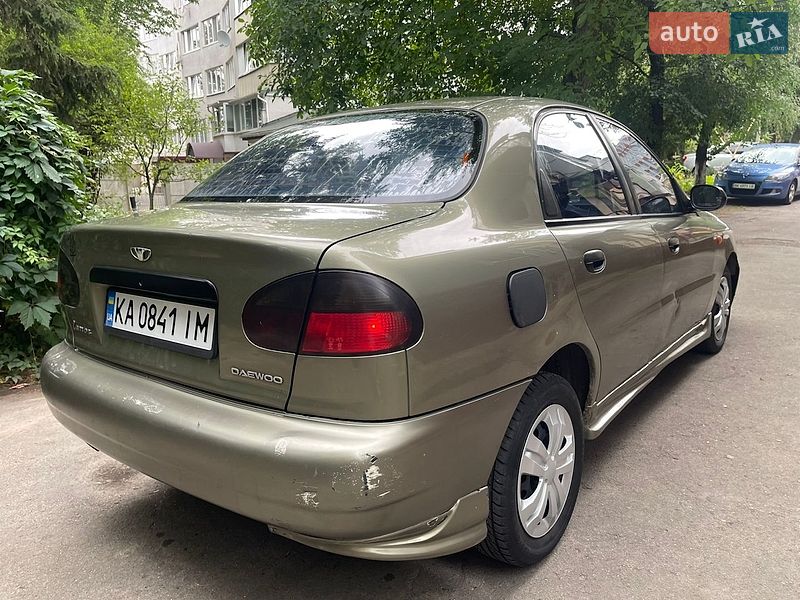 Седан Daewoo Lanos 2002 в Ровно
