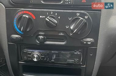 Седан Daewoo Lanos 2002 в Ровно