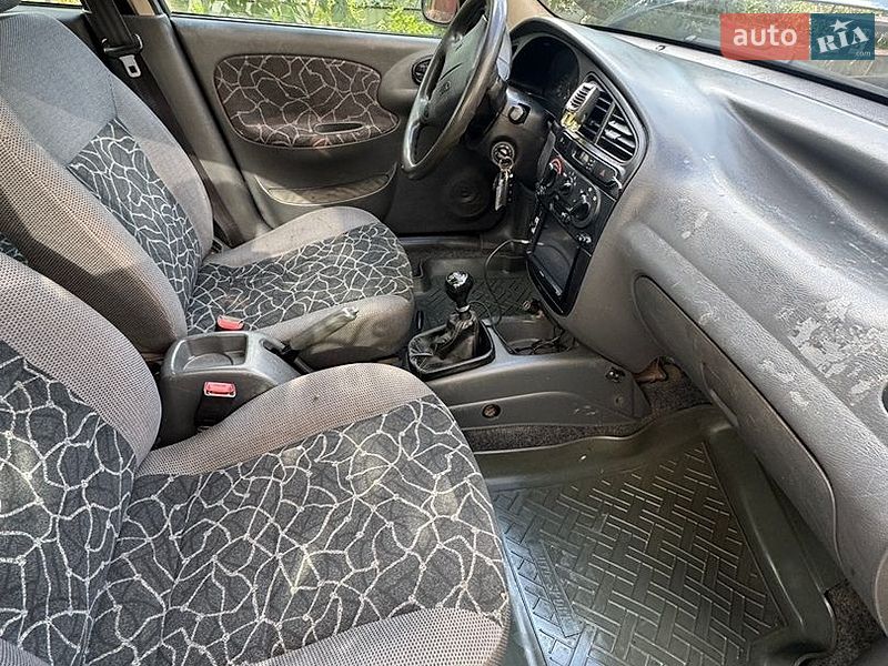 Седан Daewoo Lanos 2004 в Борщеве