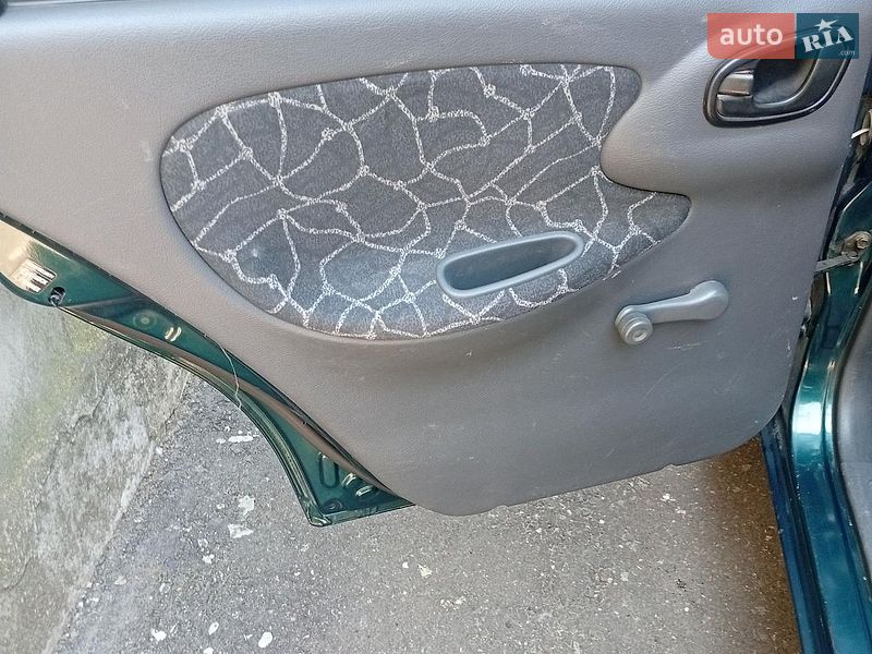 Седан Daewoo Lanos 2002 в Николаеве