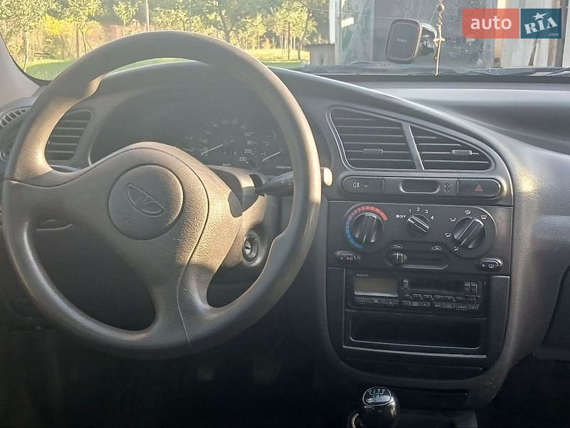 Седан Daewoo Lanos 2004 в Львове