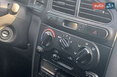Седан Daewoo Lanos 2004 в Львове