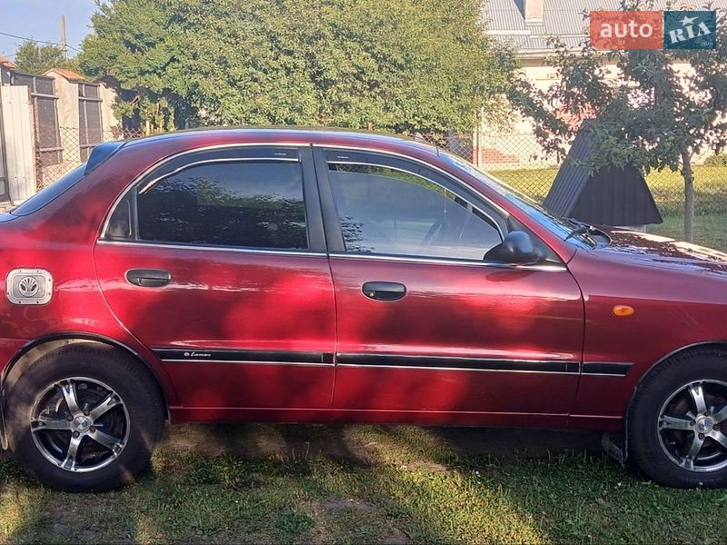 Седан Daewoo Lanos 2004 в Львове