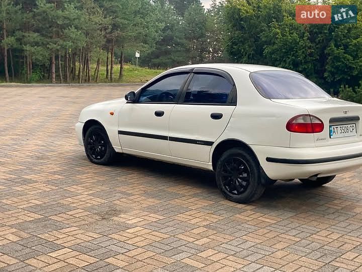 Седан Daewoo Lanos 2004 в Львові