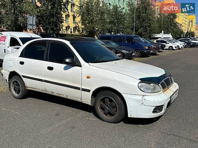 Седан Daewoo Lanos 2003 в Киеве