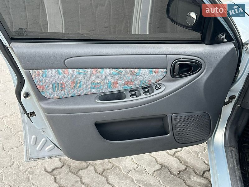 Седан Daewoo Lanos 2004 в Черкасах