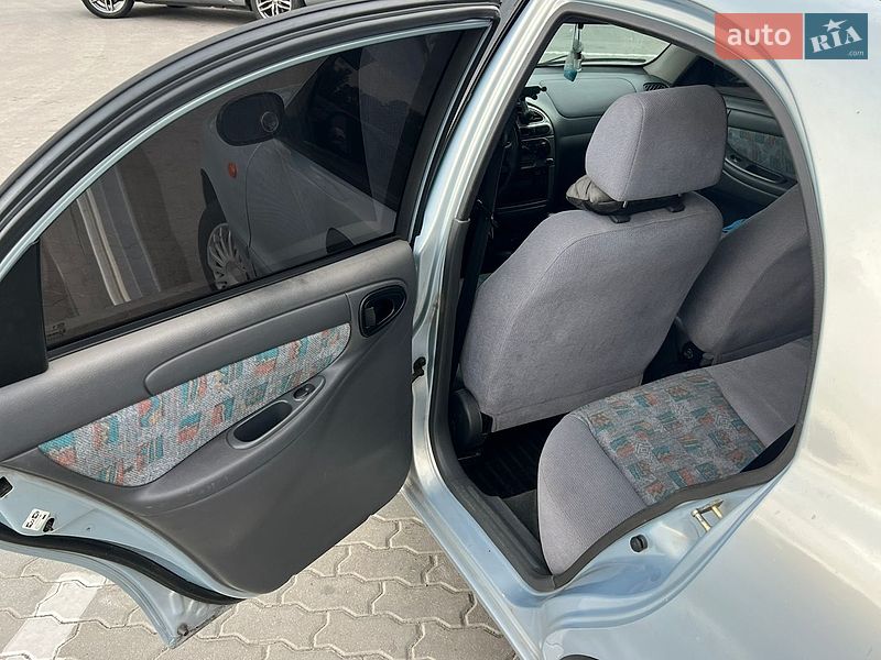 Седан Daewoo Lanos 2004 в Черкасах