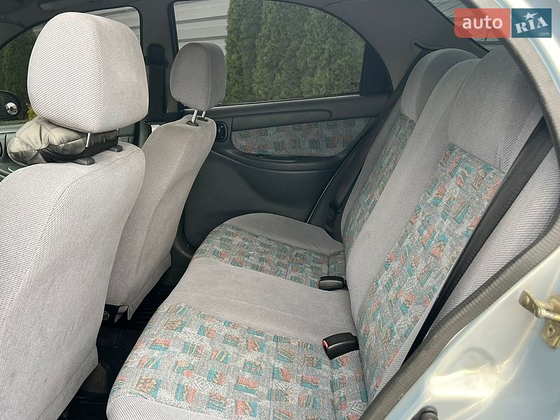 Седан Daewoo Lanos 2004 в Черкасах