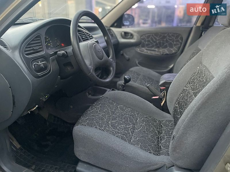 Седан Daewoo Lanos 2003 в Миколаєві