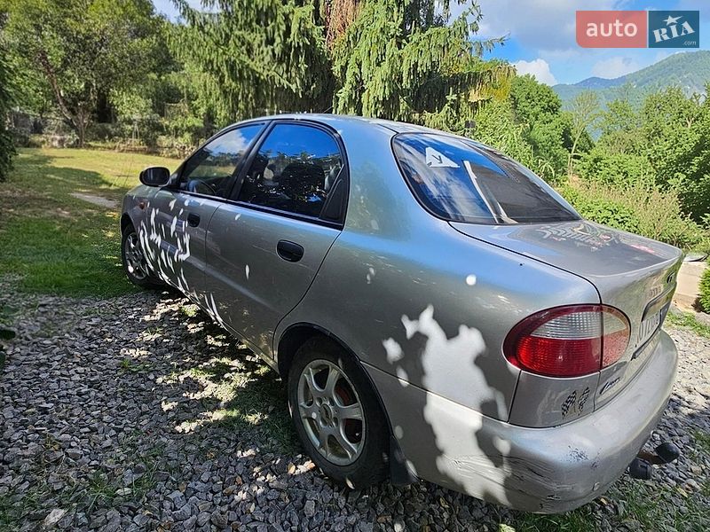 Седан Daewoo Lanos 2002 в Хусте
