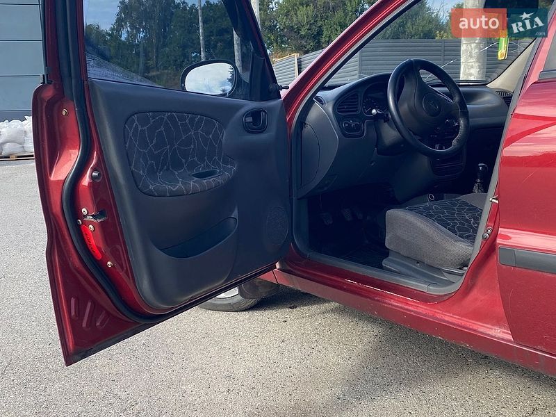 Седан Daewoo Lanos 2003 в Харкові