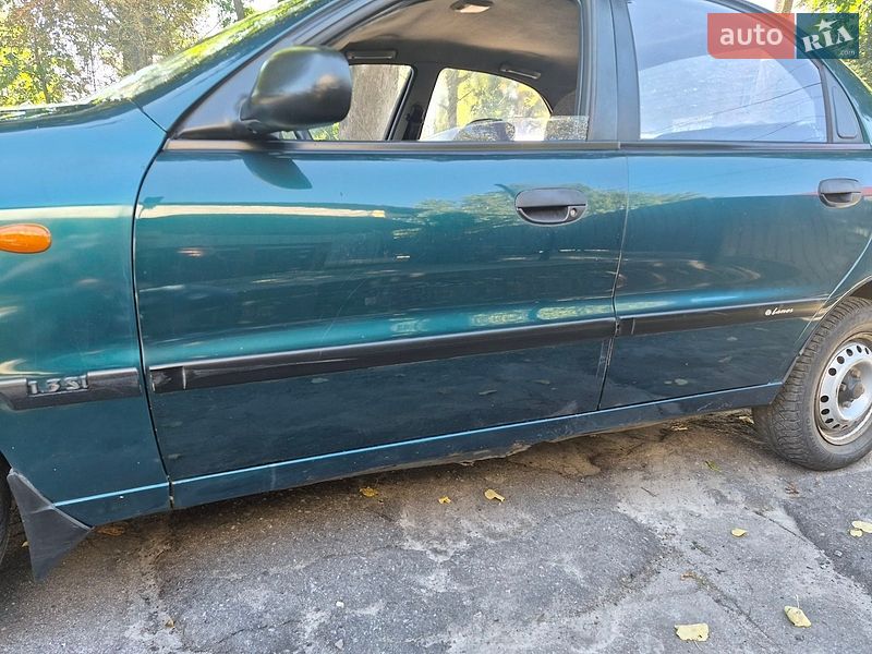 Седан Daewoo Lanos 2002 в Лохвице