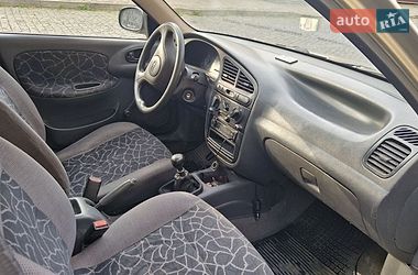 Седан Daewoo Lanos 2002 в Хусті