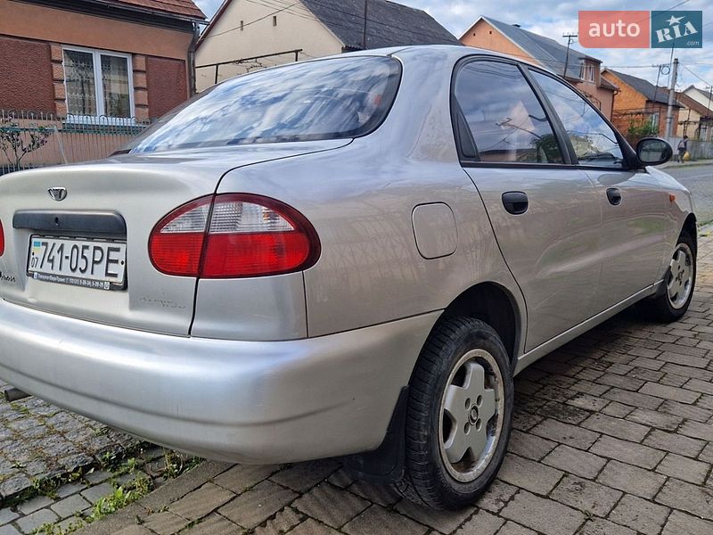Седан Daewoo Lanos 2002 в Хусті