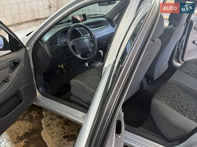 Седан Daewoo Lanos 2012 в Житомире