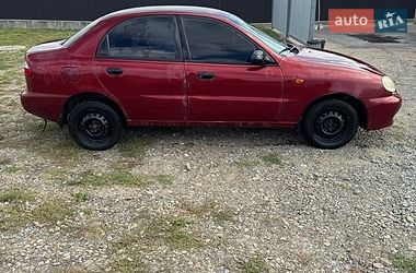 Седан Daewoo Lanos 2001 в Новоселице