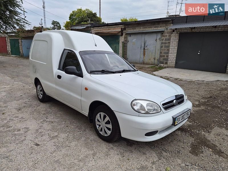 Седан Daewoo Lanos 2010 в Днепре