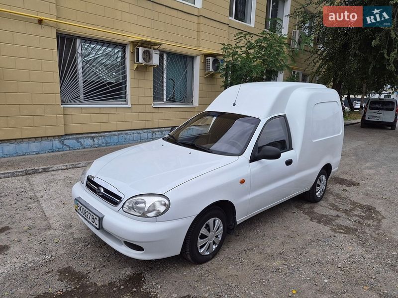 Седан Daewoo Lanos 2010 в Днепре
