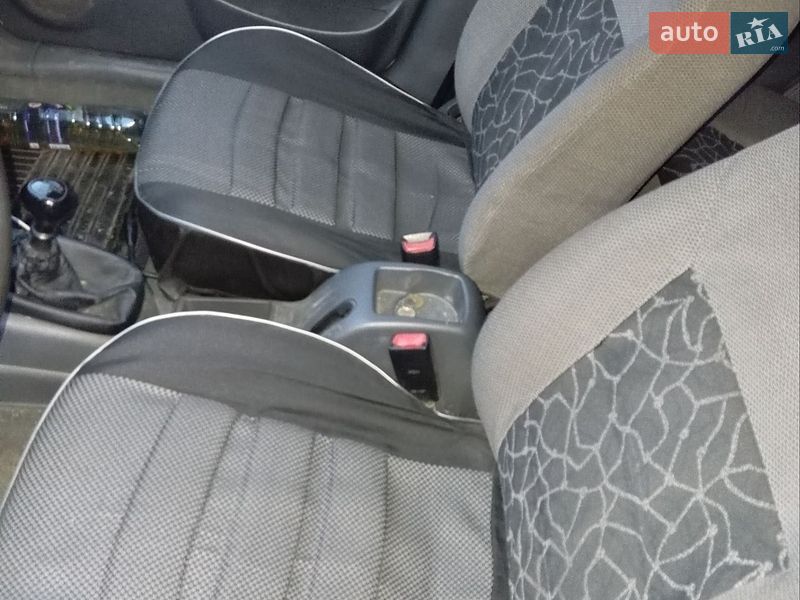 Седан Daewoo Lanos 2001 в Белогородке