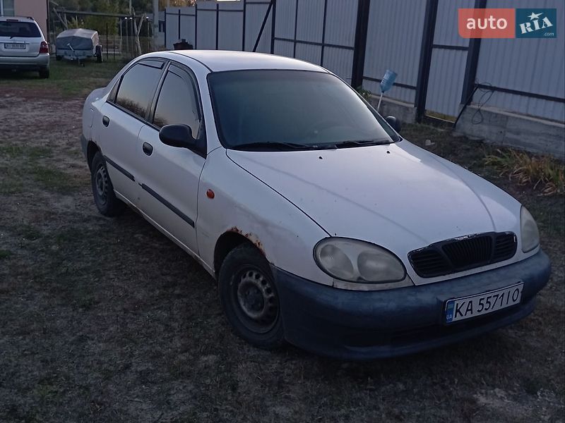 Седан Daewoo Lanos 2001 в Белогородке