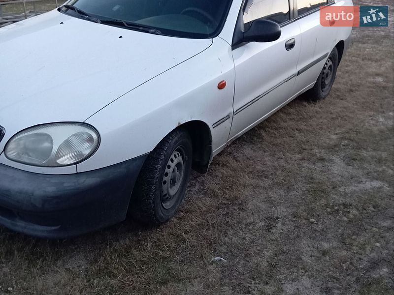 Седан Daewoo Lanos 2001 в Белогородке