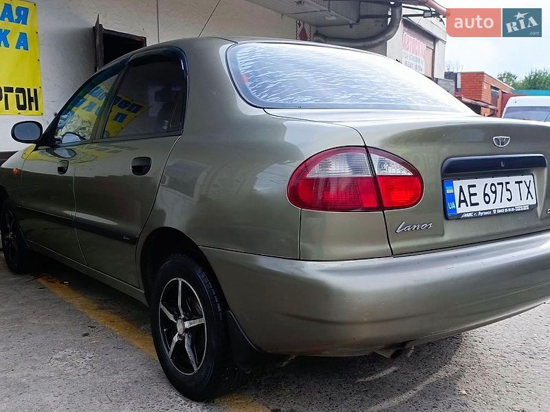 Седан Daewoo Lanos 2004 в Дніпрі