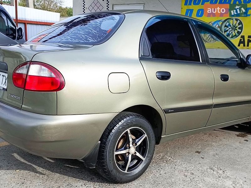 Седан Daewoo Lanos 2004 в Дніпрі