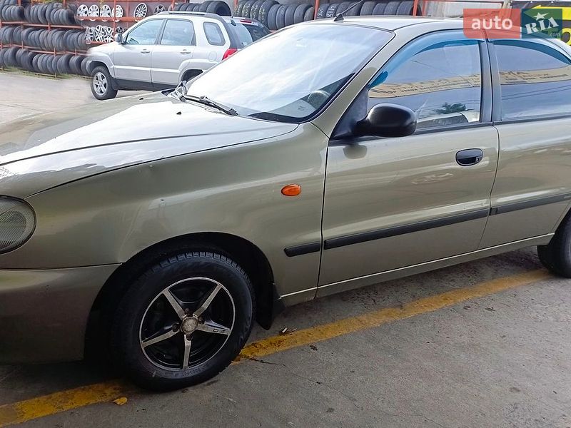 Седан Daewoo Lanos 2004 в Днепре