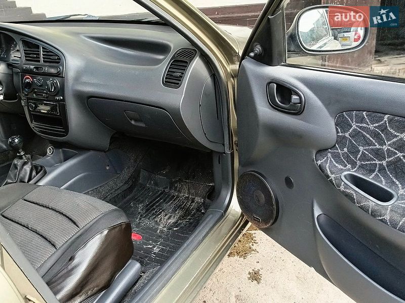 Седан Daewoo Lanos 2004 в Дніпрі