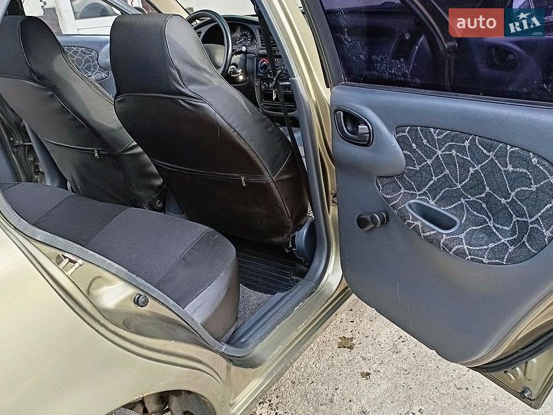 Седан Daewoo Lanos 2004 в Дніпрі
