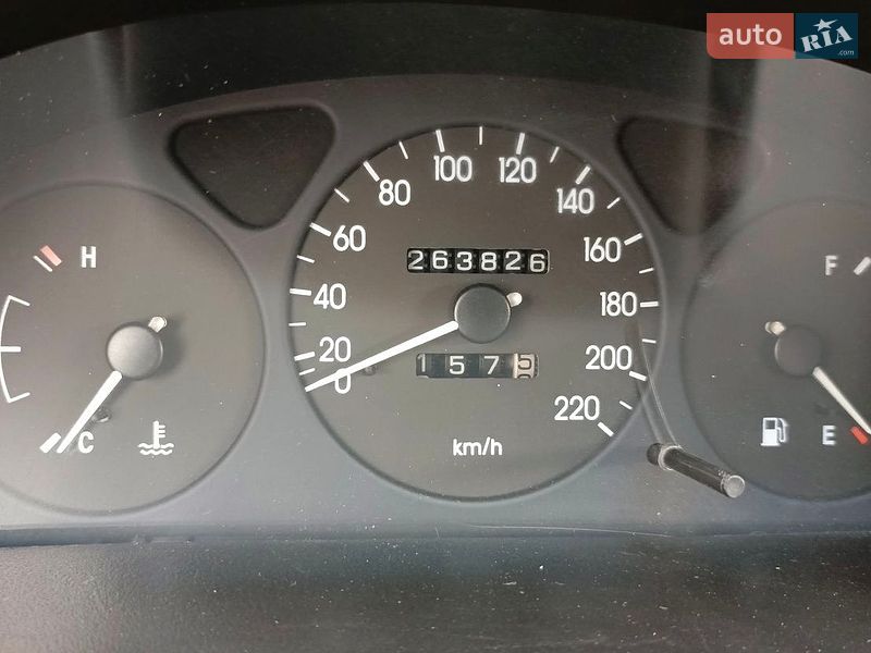 Седан Daewoo Lanos 2004 в Дніпрі