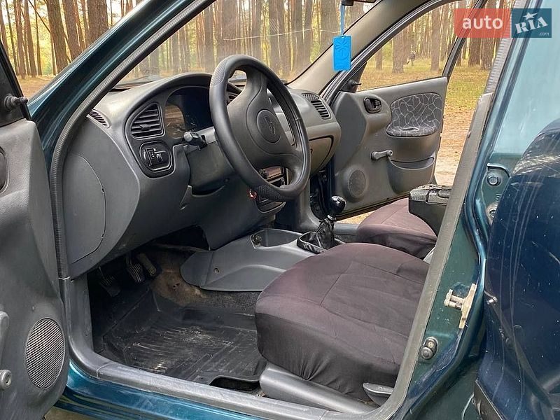 Седан Daewoo Lanos 2003 в Сумах