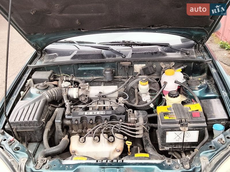 Седан Daewoo Lanos 2004 в Житомирі