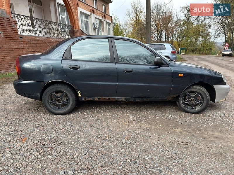 Седан Daewoo Lanos 2005 в Ромнах