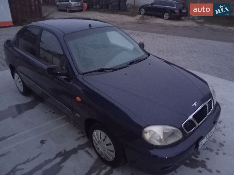 Седан Daewoo Lanos 2004 в Волочиську