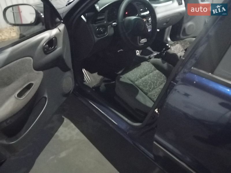 Седан Daewoo Lanos 2004 в Волочиську