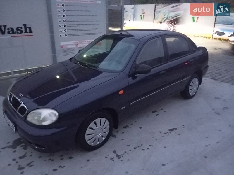 Седан Daewoo Lanos 2004 в Волочиську