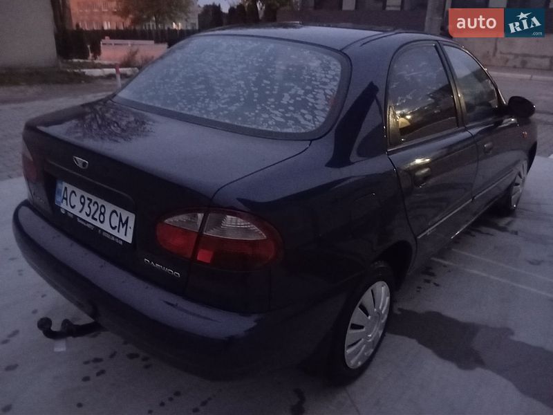 Седан Daewoo Lanos 2004 в Волочиську