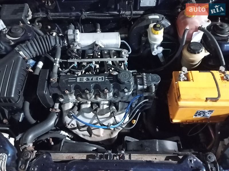 Седан Daewoo Lanos 2004 в Волочиську