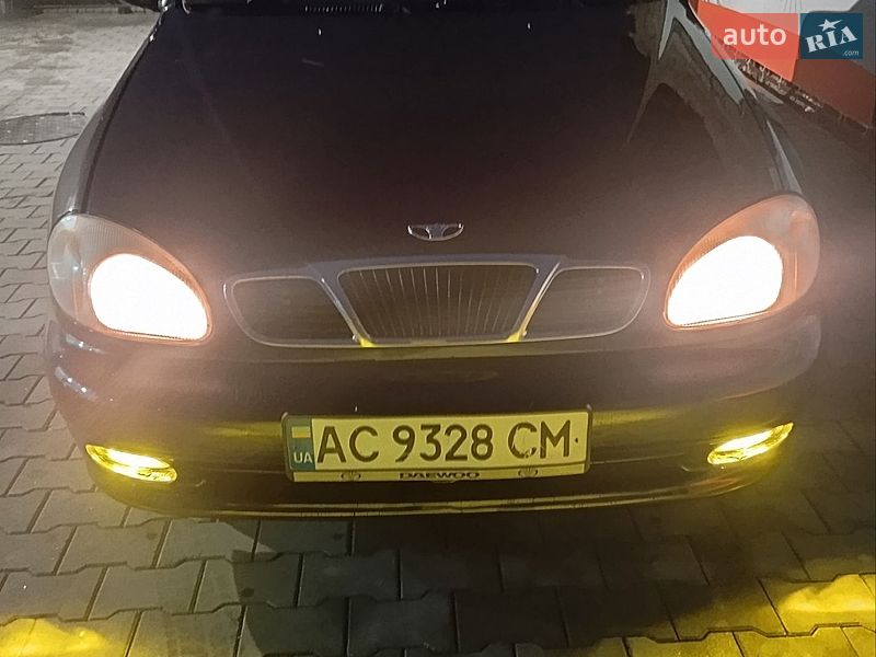 Седан Daewoo Lanos 2004 в Волочиську