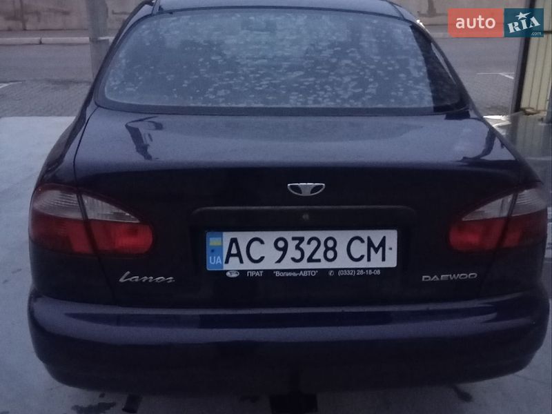Седан Daewoo Lanos 2004 в Волочиську