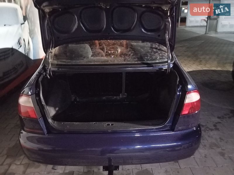 Седан Daewoo Lanos 2004 в Волочиську