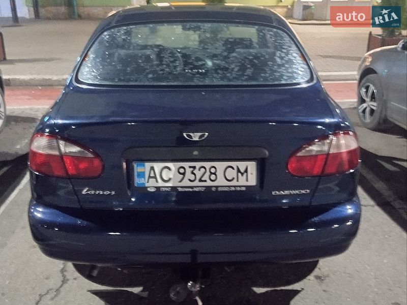 Седан Daewoo Lanos 2004 в Волочиську