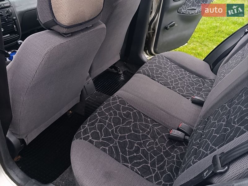 Седан Daewoo Lanos 2004 в Киеве фото 5 Седан Daewoo Lanos 2004 в Киеве