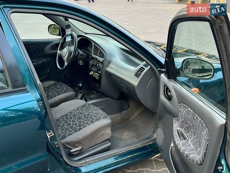 Седан Daewoo Lanos 2002 в Каменском