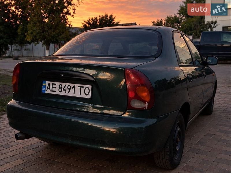 Седан Daewoo Lanos 2005 в Снигиревке