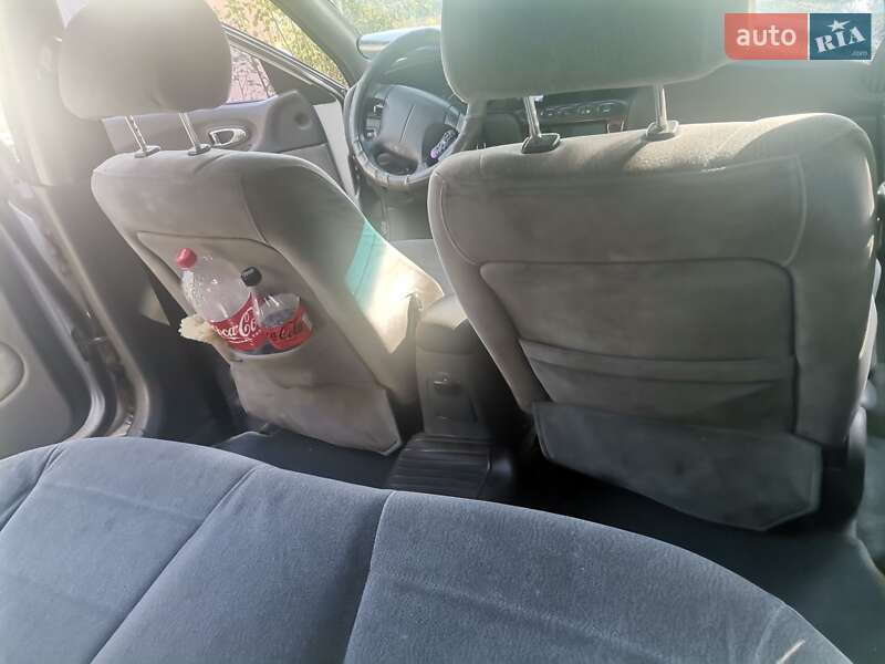 Седан Daewoo Leganza 2001 в Богуславі
