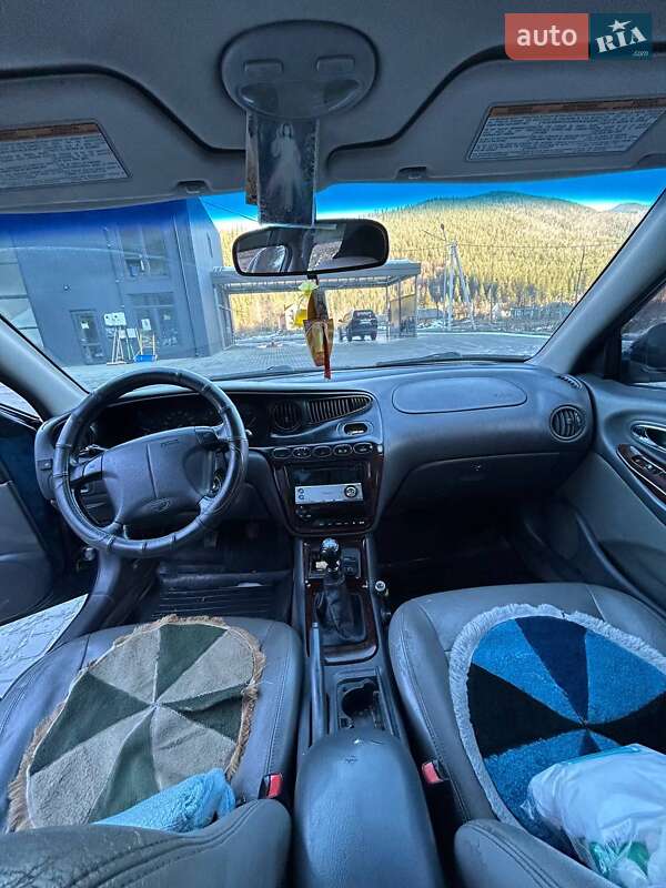 Седан Daewoo Leganza 2001 в Львове