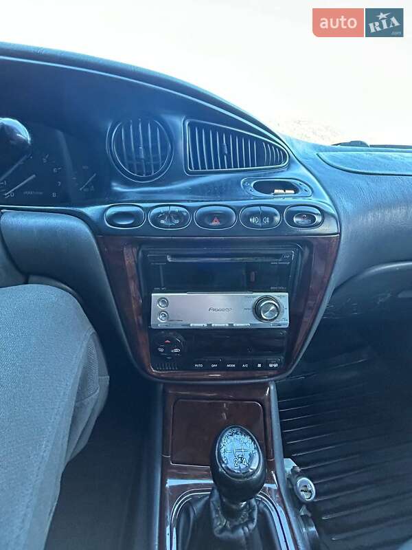 Седан Daewoo Leganza 2001 в Львове